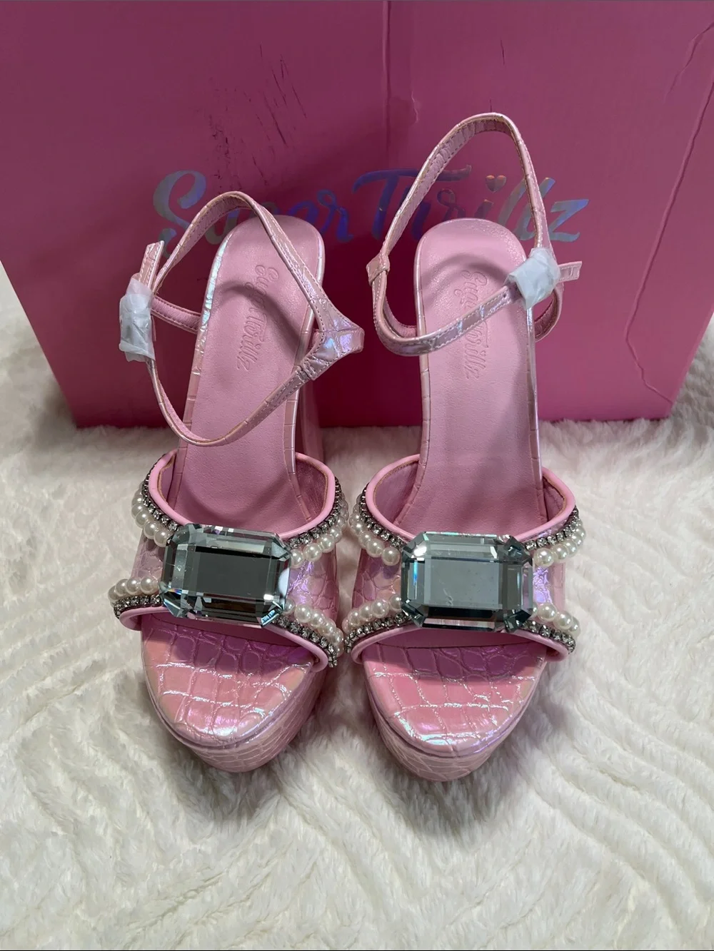 NIB Sugar Thrillz Pink Platform Heels Iridescent Gem 6” Sz 9